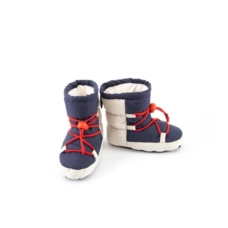 4025 // NORDIK Quilted booties and slippers with travel bag