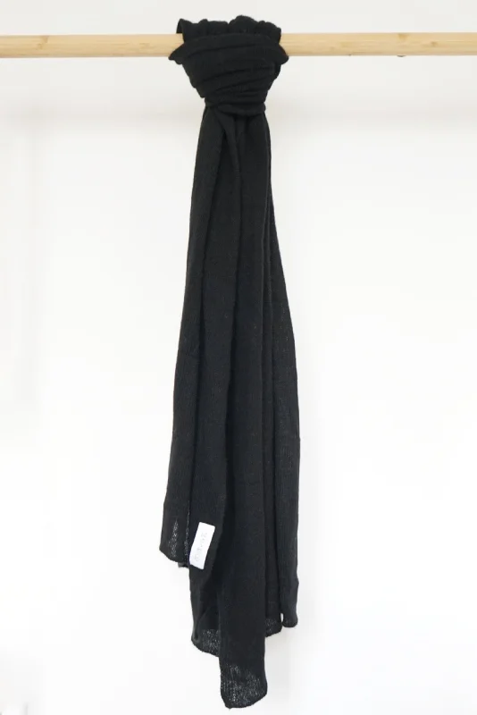 The Mathilda Cashmere Scarf // Noir