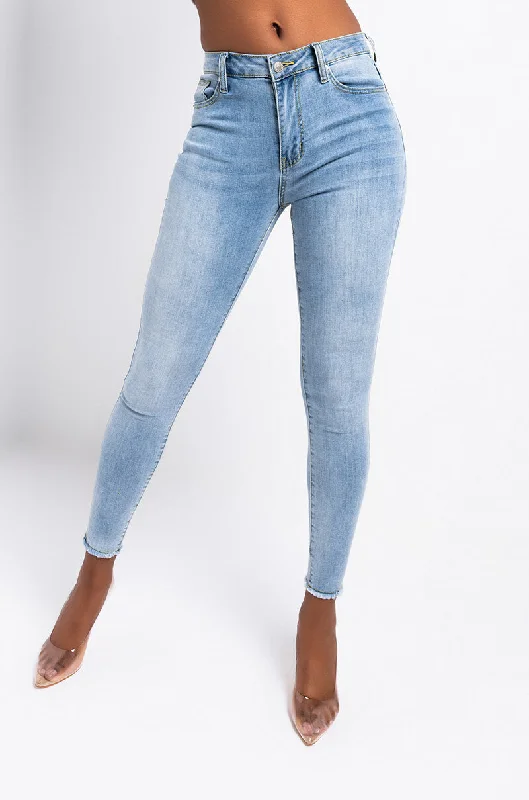 ALL OVER BACK LACE SKINNY JEANS