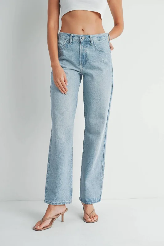 Relaxed Waist Straight Leg Jean In Light Denim