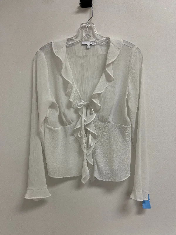 Top Long Sleeve By Clothes Mentor In White, Size: S